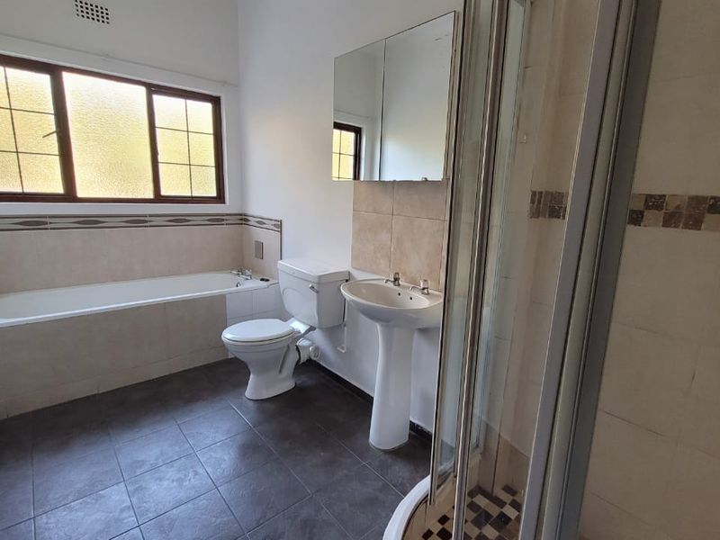 Lovely Home - Photo 8
