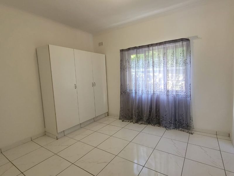 Lovely Home - Photo 7
