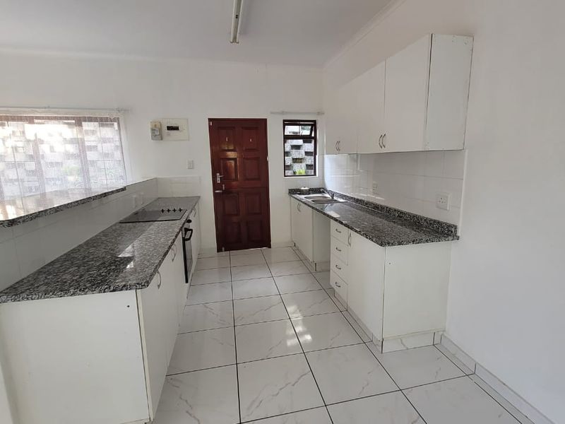 Lovely Home - Photo 2
