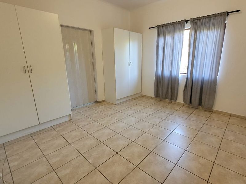 Lovely Home - Photo 5