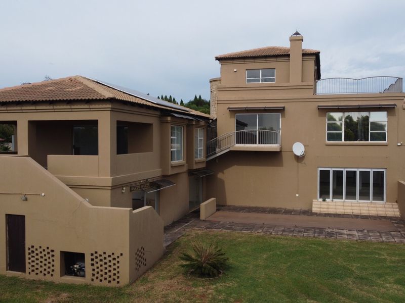 ULTIMATE OFF-GRID LUXURY ESTATE | 1HA | MULTI-DWELLING | MOOIKLOOF. - Photo 5