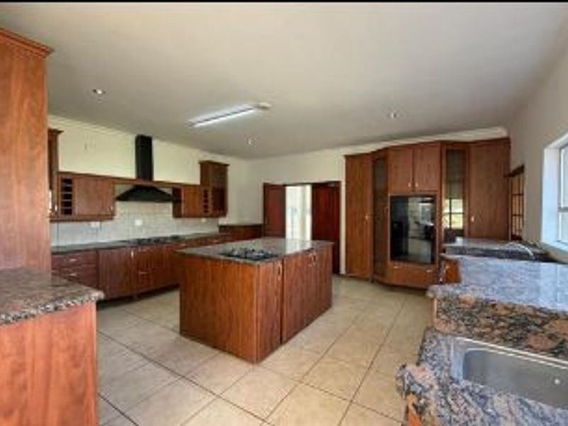 ULTIMATE OFF-GRID LUXURY ESTATE | 1HA | MULTI-DWELLING | MOOIKLOOF. - Photo 7