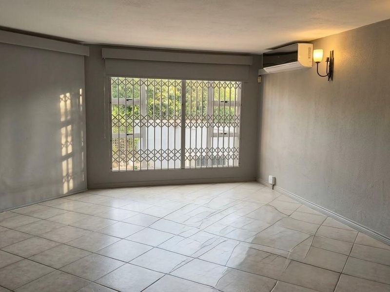 3 Bed 2 Bath Townhouse In Essenwood - Photo 5