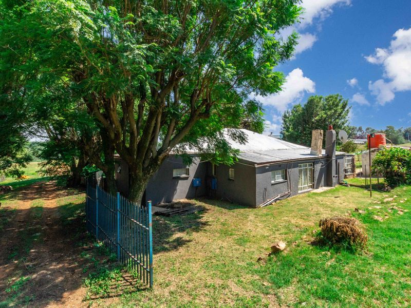 Beautiful 4-Bedroom Family Home with Pool – A Must-See! - Photo 7