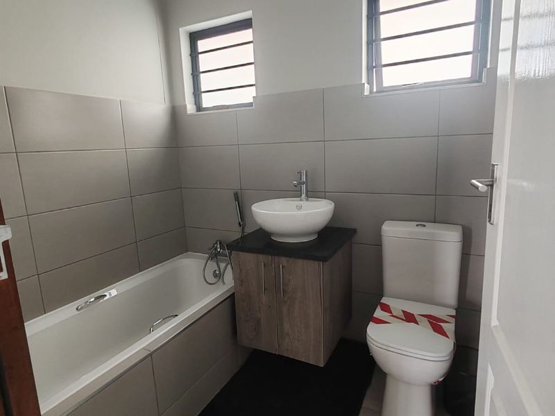 168 UNIT - NEW DEVELOPMENT - A Lifestyle of Space, Style & Sophistication in President Park, Midrand - Photo 8