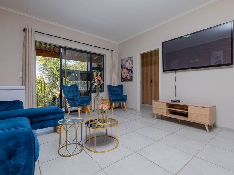 Modern Lifestyle Rental in Little Falls – Upmarket 3-Bed Apartment! - Photo 3