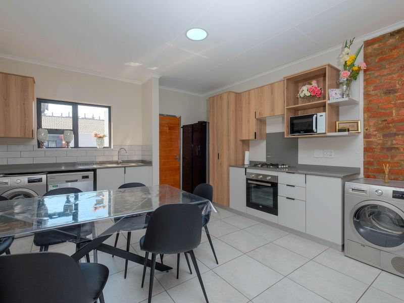 Modern Lifestyle Rental in Little Falls – Upmarket 3-Bed Apartment! - Photo 2