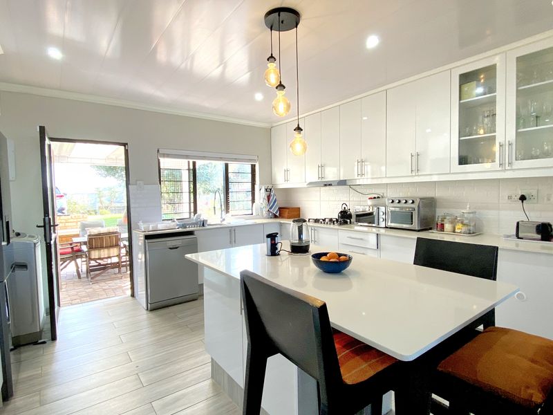 The Elysium Escape – Immaculate Home. Immaculate Views. - Photo 7