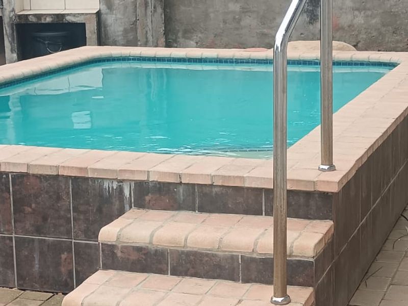 Sip, Savor, and Sunbathe in Your Margate Oasis! - Photo 9
