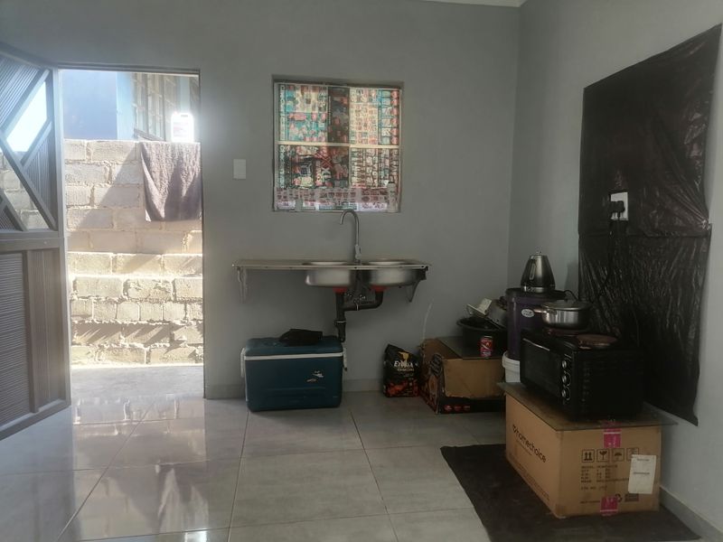 READY TO MOVE? - Photo 3