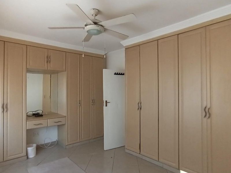 🏡 Spacious 4-Bedroom Townhouse for Sale – Ramsgate, KwaZulu-Natal - Photo 7