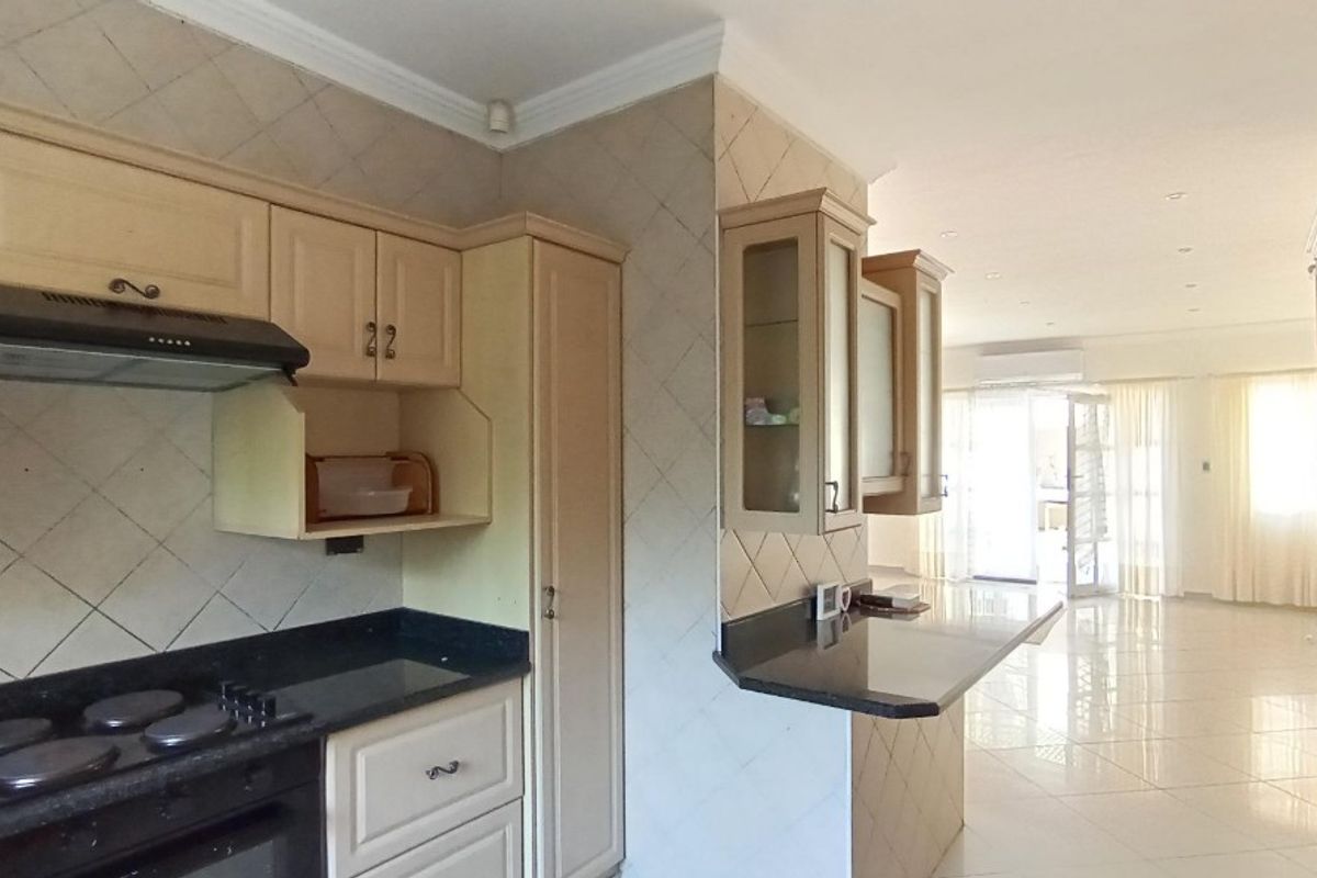 🏡 Spacious 4-Bedroom Townhouse for Sale – Ramsgate, KwaZulu-Natal - Photo 5