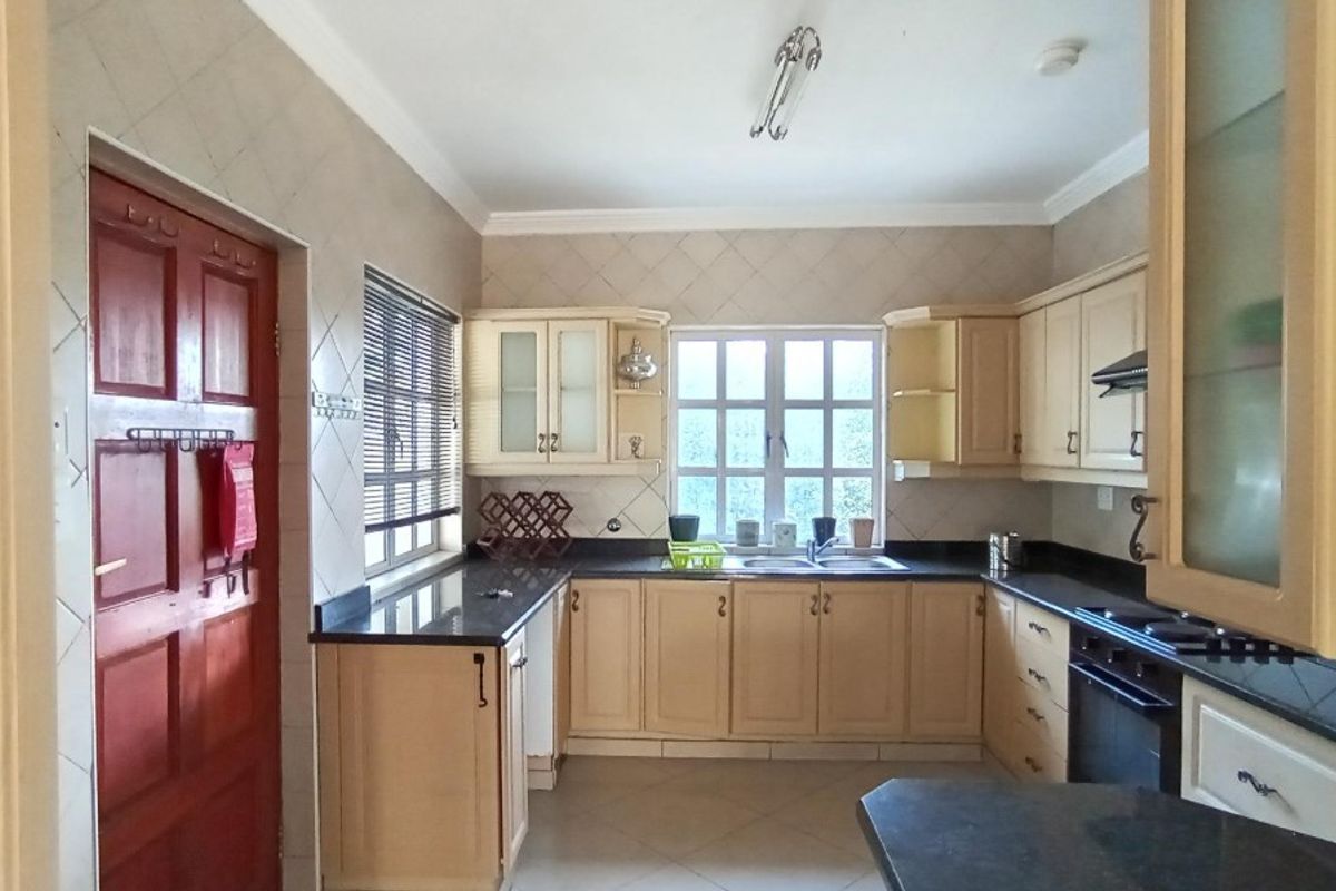 🏡 Spacious 4-Bedroom Townhouse for Sale – Ramsgate, KwaZulu-Natal - Photo 4