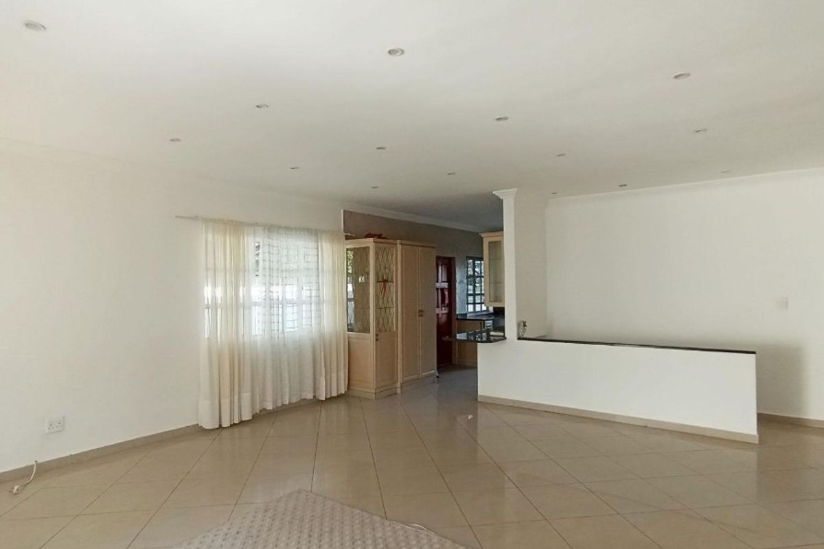 🏡 Spacious 4-Bedroom Townhouse for Sale – Ramsgate, KwaZulu-Natal - Photo 2