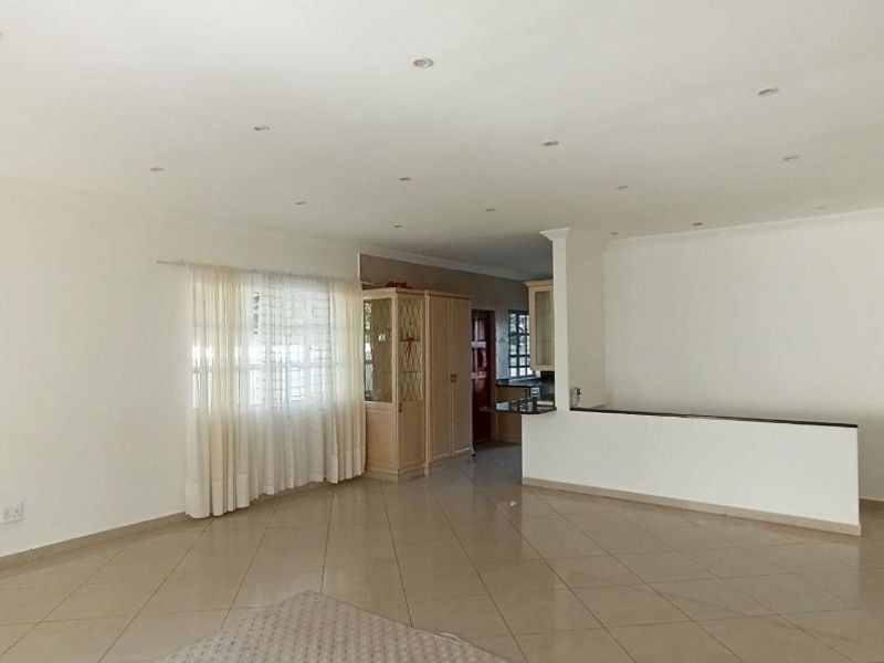 🏡 Spacious 4-Bedroom Townhouse for Sale – Ramsgate, KwaZulu-Natal - Photo 2