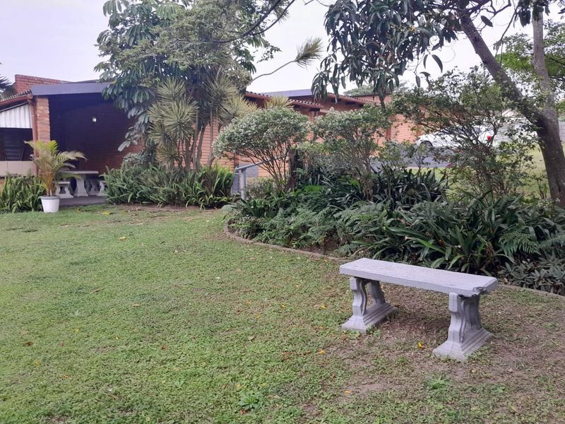 Charming - 1 Bedroom Flat with enclosed balcony - Photo 5