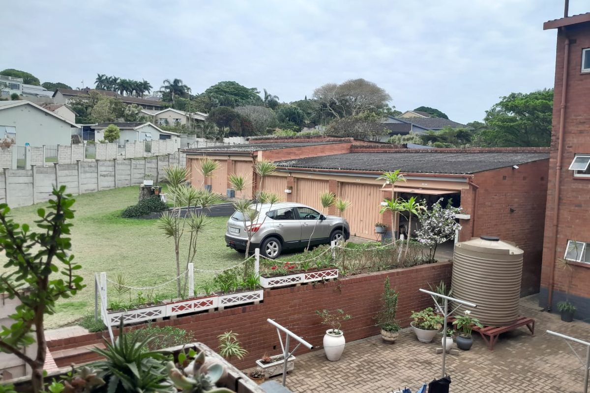 Charming - 1 Bedroom Flat with enclosed balcony - Photo 3