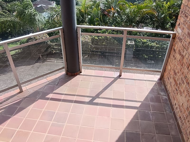 Coastal Bliss with sea views - Photo 10