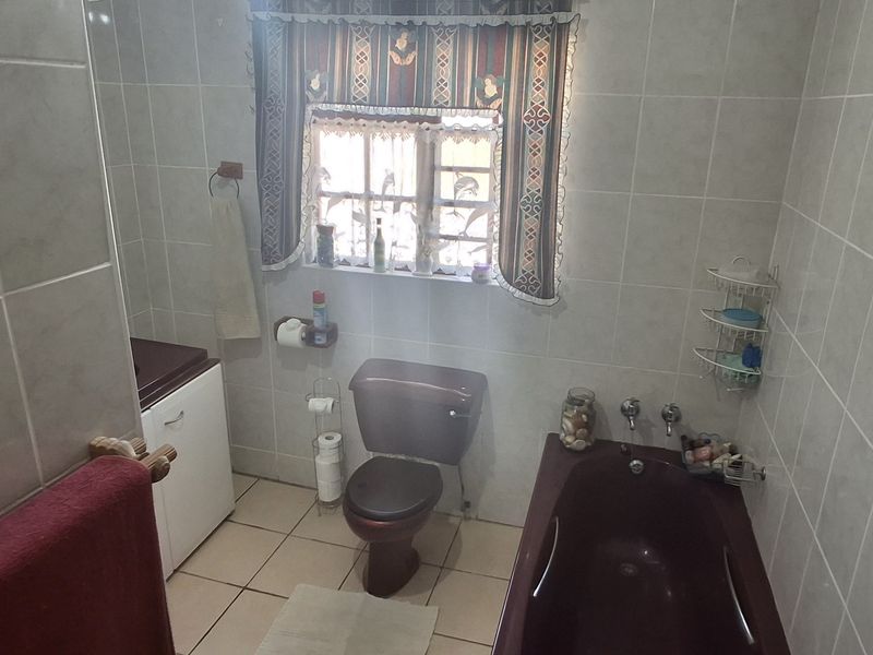 Spacious Coastal Home with Income Potential - Photo 8