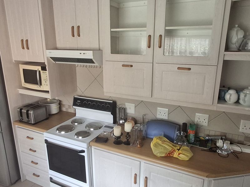 Charming Coastal Home with Stunning Views - Photo 8