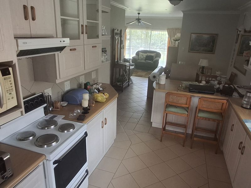 Charming Coastal Home with Stunning Views - Photo 7