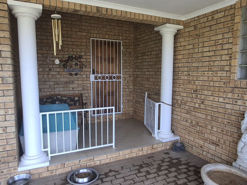 Charming Coastal Home with Stunning Views - Photo 3