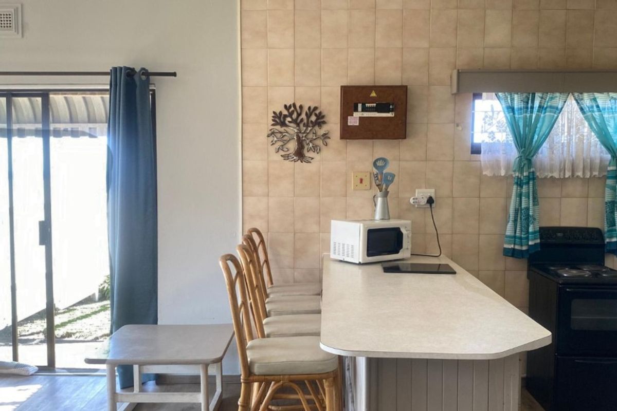 Coastal Living at Its Finest – Prime 2-Bedroom Apartment 20 meters from the beach. - Photo 5