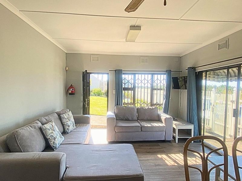 Coastal Living at Its Finest – Prime 2-Bedroom Apartment 20 meters from the beach. - Photo 4