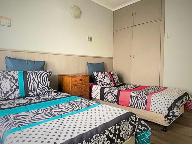 Coastal Living at Its Finest – Prime 2-Bedroom Apartment 20 meters from the beach. - Photo 10