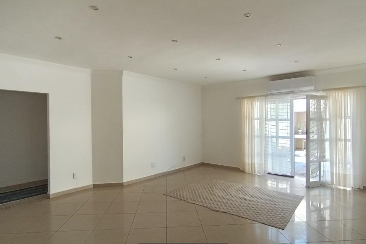 4 bedroom spacious townhouse for sale in Ramsgate - Photo 3