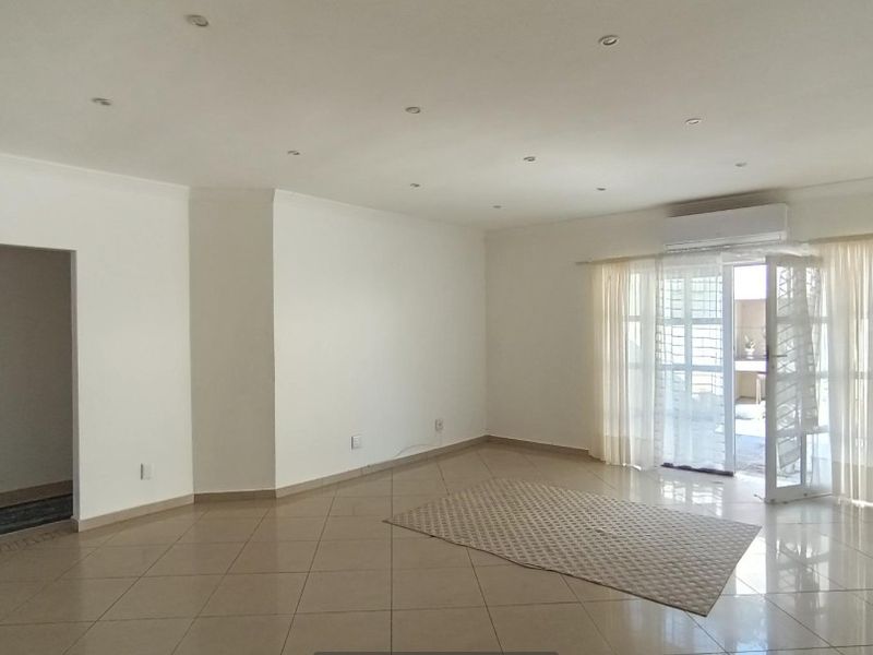 4 bedroom spacious townhouse for sale in Ramsgate - Photo 3
