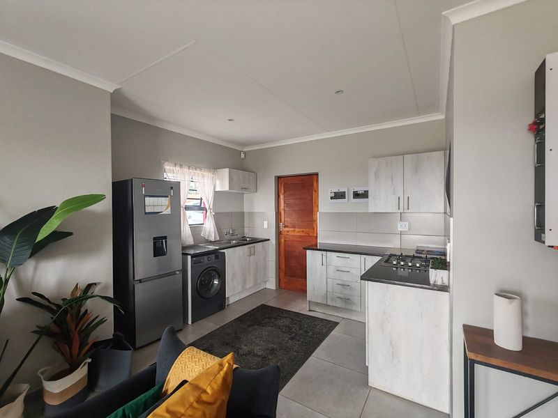 A LIFEESTYLE OF SPACE, STYLE AND SOPHISTICATION - 🚀 INVEST IN MIDRAND ! - Photo 5