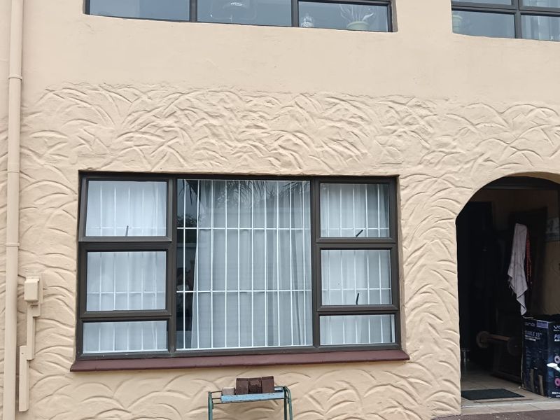 Where coastal living meets comfort and space - Photo 4