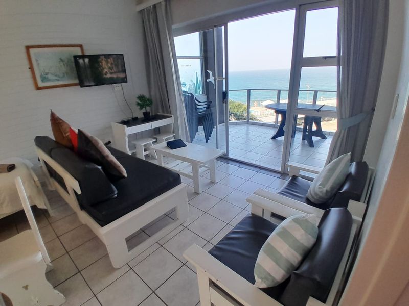 Beachside 2 Bedroom  Apartment, absolutely a Bargain - Photo 8