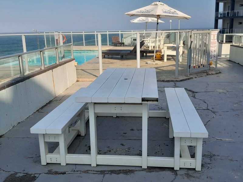 Beachside 2 Bedroom  Apartment, absolutely a Bargain - Photo 5