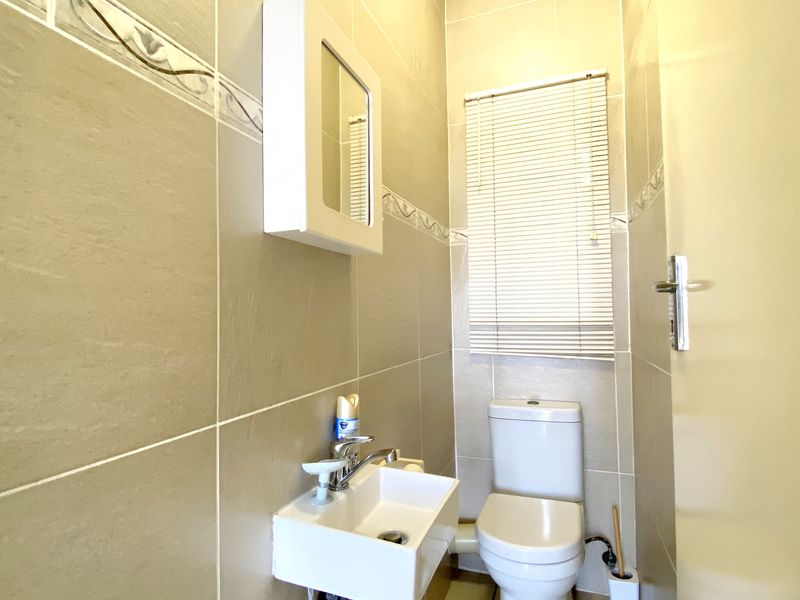 Beachfront Bliss with 2 Bedrooms Fully Furnished Coastal Luxury - Photo 9