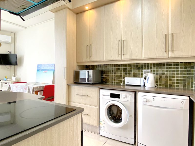 Stylish Beachfront Escape Fully Furnished - Photo 5