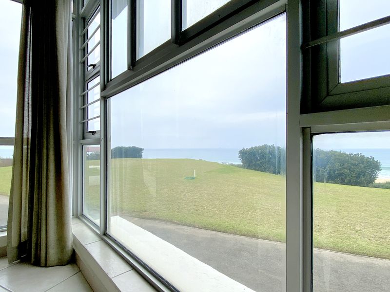 Stylish Beachfront Escape Fully Furnished - Photo 4