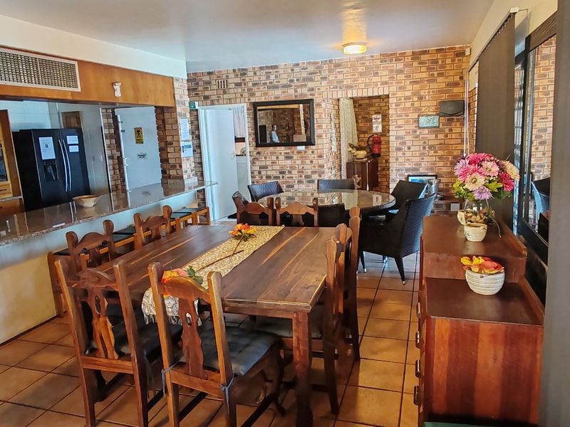 Furnished Family Home with Panoramic Sea Views - Photo 10