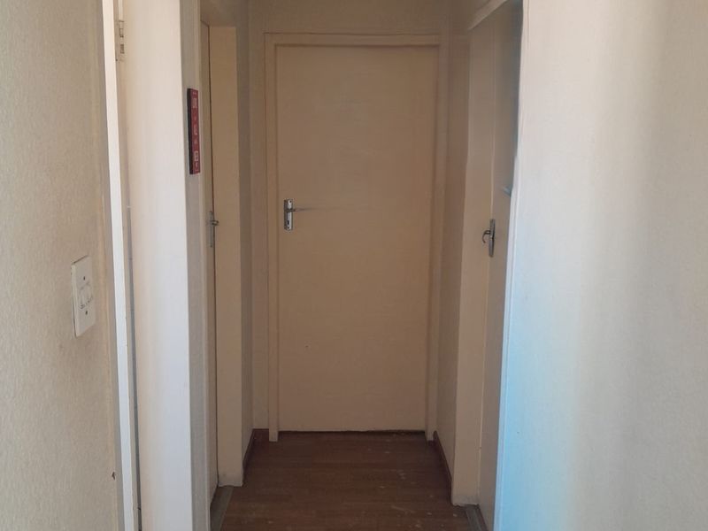 Welcome Home! Discover this beautiful 3-bedroom townhouse - Photo 2