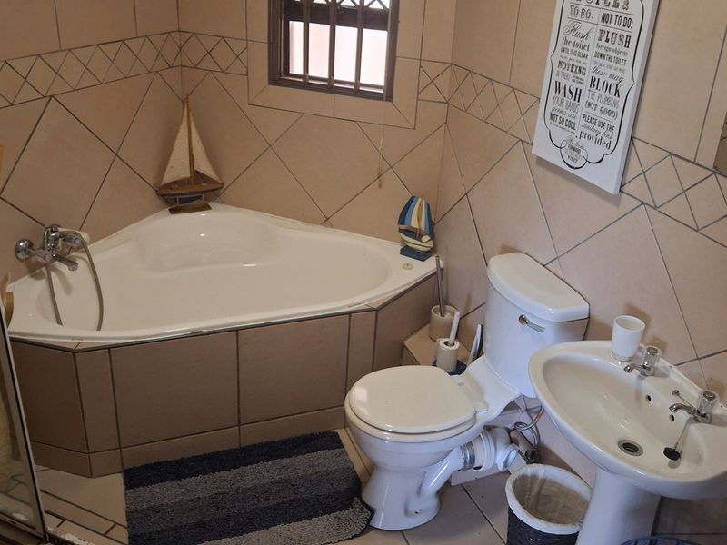 Fully Furnished Two-Bedroom Apartment for Sale  Sea Breeze West - Photo 7