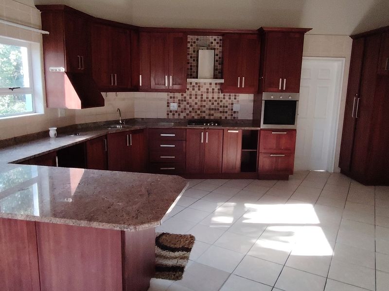 Beautiful Family Home with Flatlet in Popular Shelly Beach - Photo 4