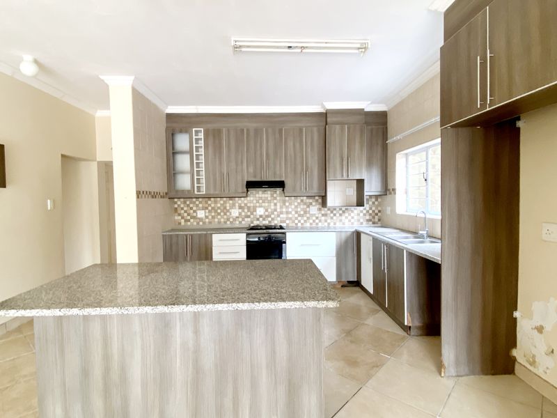 A Smart Coastal Investment Style, Space & Sea Air - Photo 3