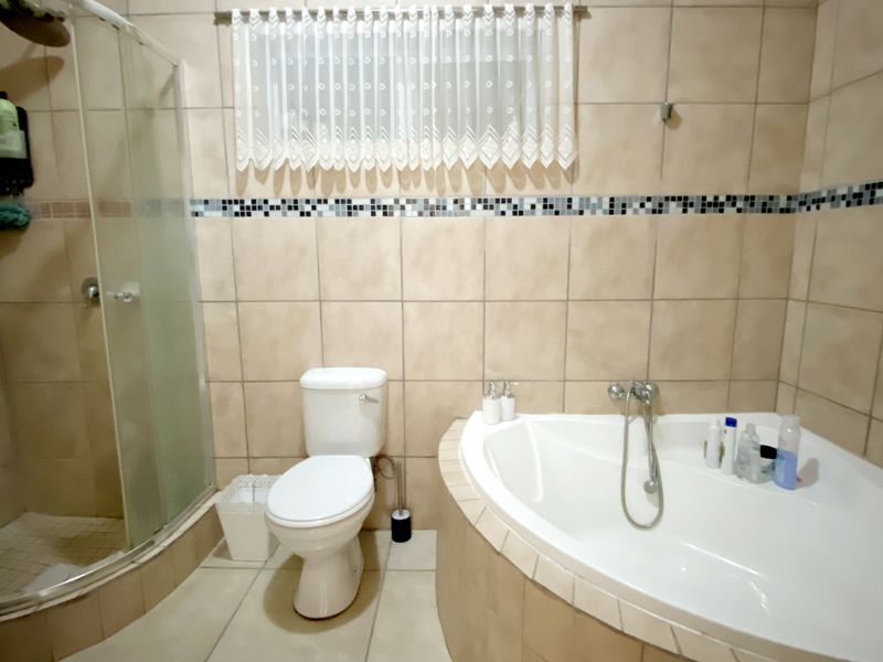 Coastal Comfort with Ocean Energy - Photo 9