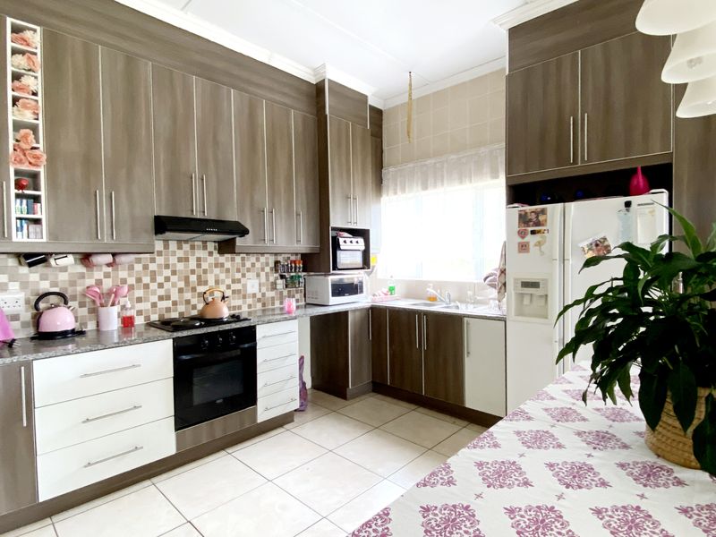 Ocean Views. Modern Design. Effortless Living. - Photo 1