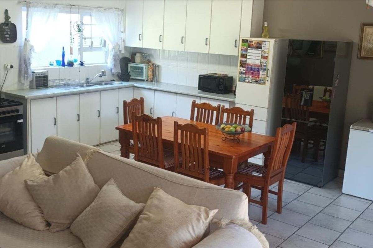 Exclusive Mandate | Charming Ramsgate Retreat Awaits You - Photo 3