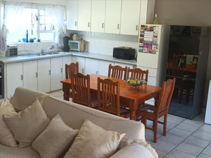 Exclusive Mandate | Charming Ramsgate Retreat Awaits You - Photo 3