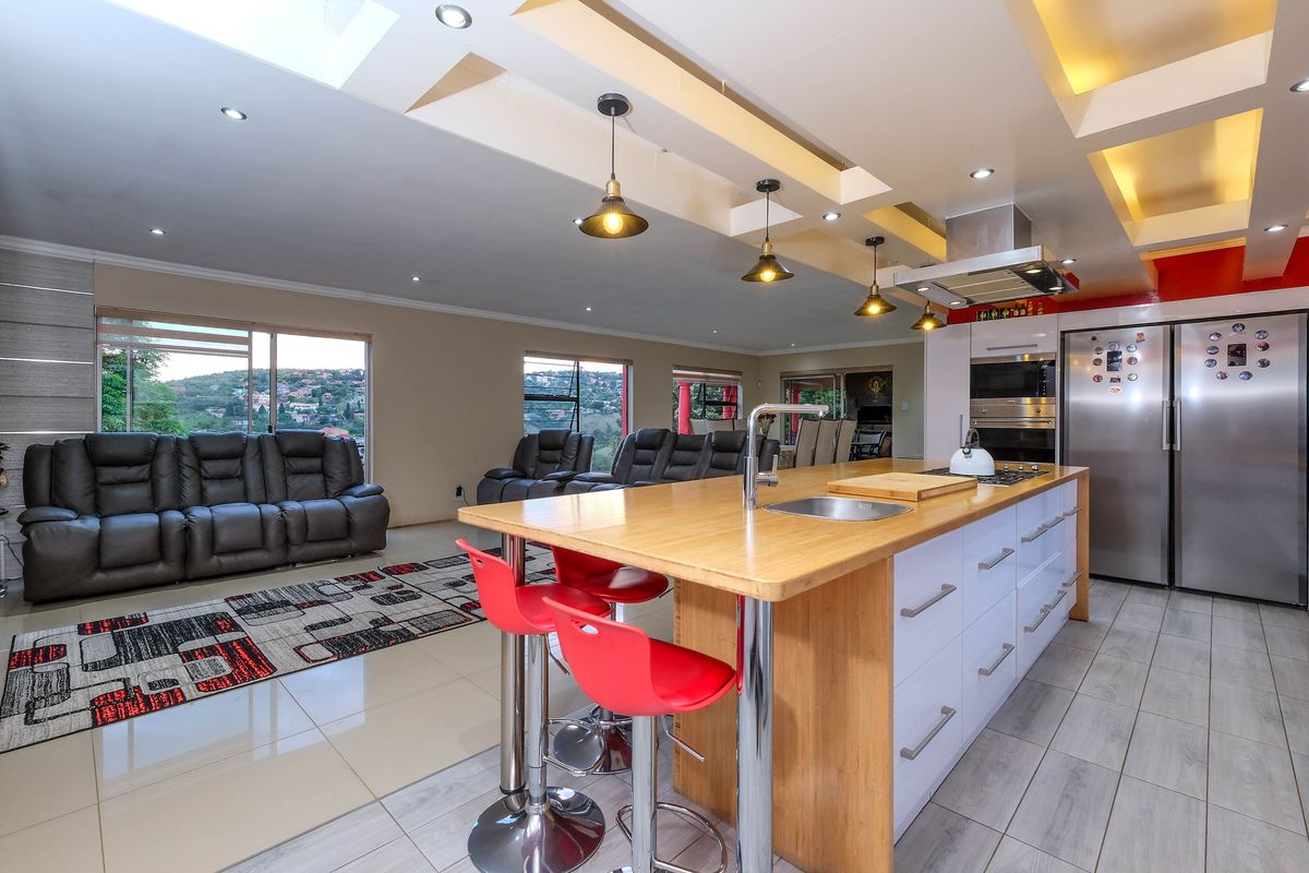 Luxury Double-Storey Home In Rangeview – Sophisticated Living With Exceptional Space & Style - Photo 4