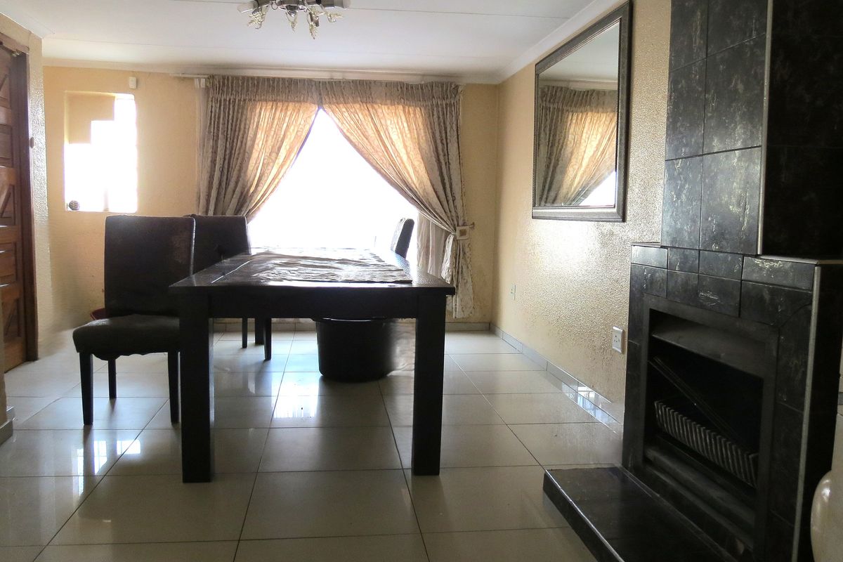 Beautiful 3-Bedroom Family Home, – A Must-See! - Photo 5
