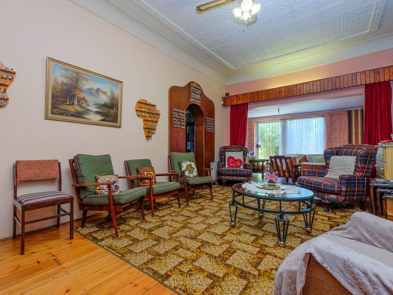 Beautiful 3 Bedroom Home with Full Flatlet in Krugersdorp North - Photo 10